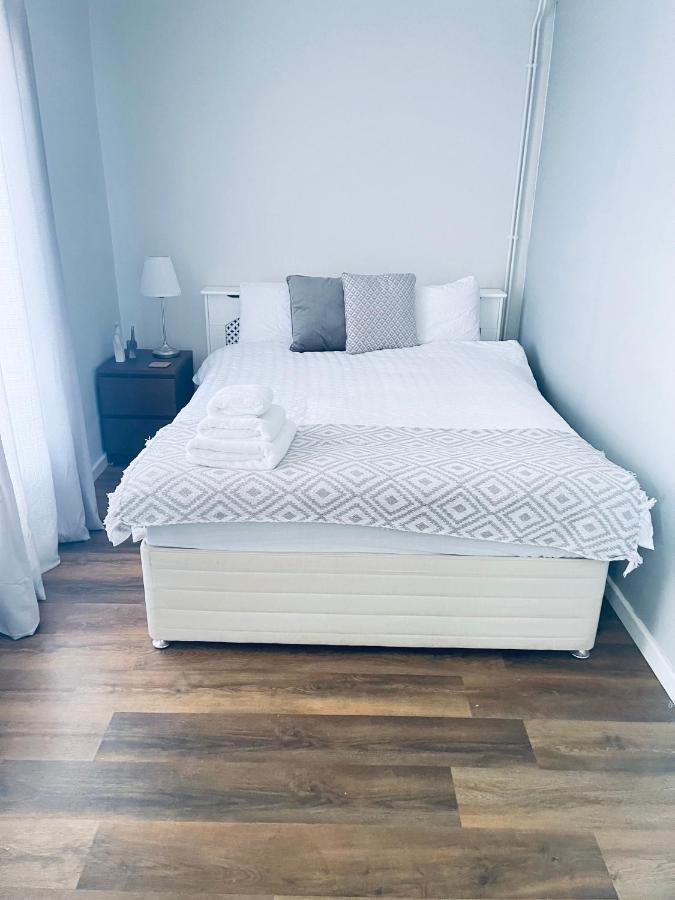 Small Doble, Shared House Filton エクステリア 写真